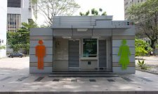 Только попросите: свердловское правительство выдаст деньги на установку туалетов для туристов